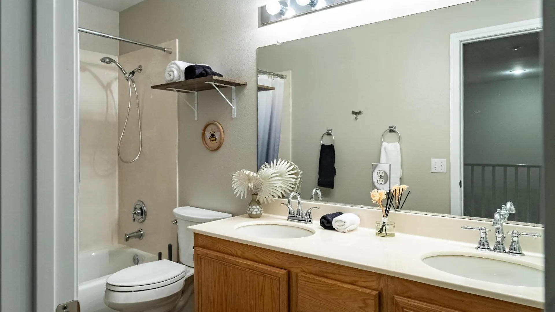 5Br 3Ba Family Friendly Entire Home W Pool, Spa, Games, Tvs, And More Las Vegas