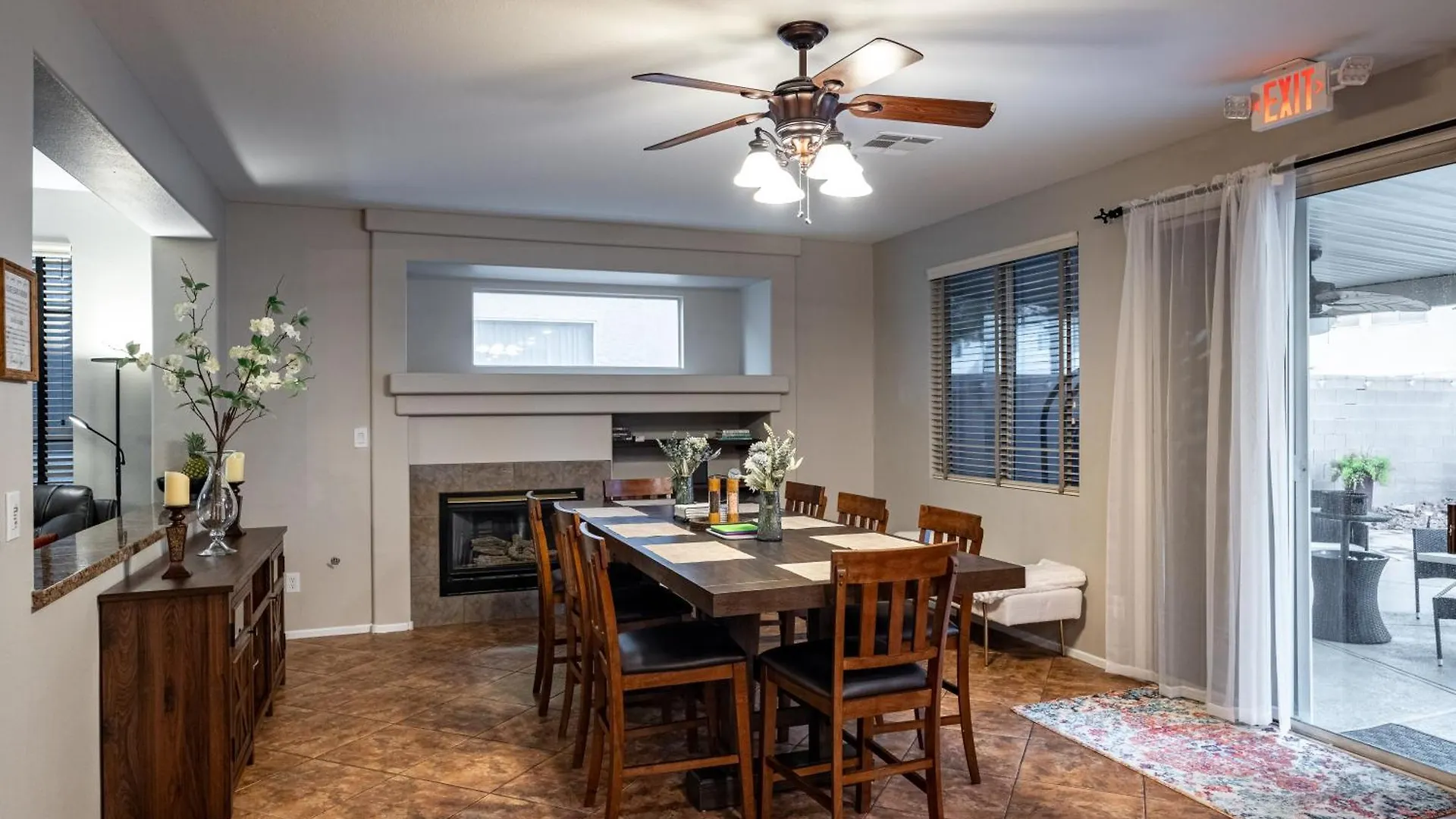 5Br 3Ba Family Friendly Entire Home W Pool, Spa, Games, Tvs, And More Las Vegas 0*,  United States